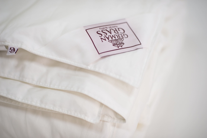 Шелковое одеяло ручной работы, стеганное точечно (Luxury Silk Grass) легкое, размер 200 х 200